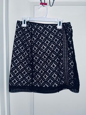 STUNNING Express Black and Cream Lace A-Line Skirt NWOT